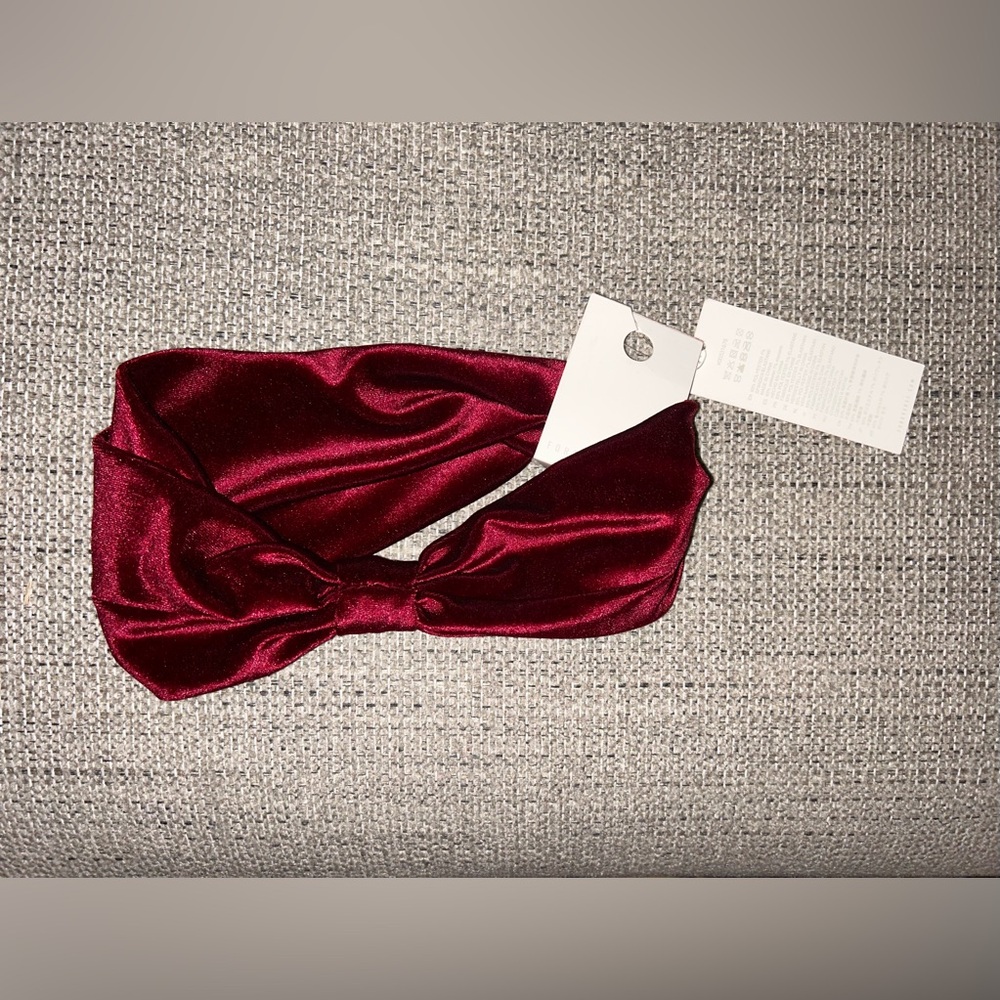 Maroon velvet head band